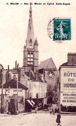 Eglise St-Aspais et rue du Miroir avant août 1944